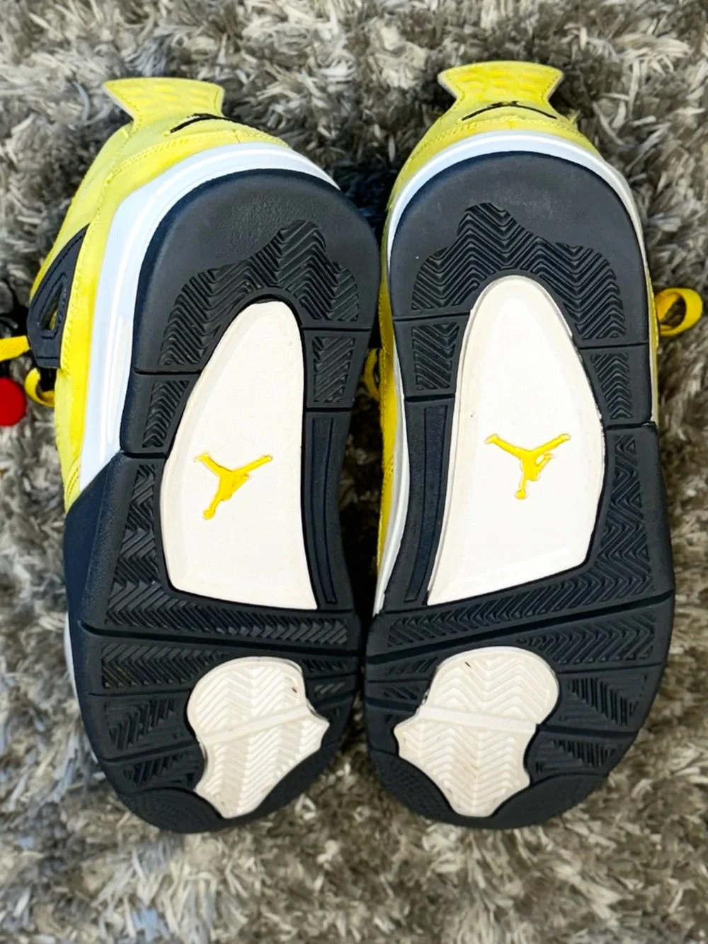 Nike Air Jordan 4 Retro 'Lightning' 2021  Size:5.5Y (Fits:Women’s 7 | Men’s 5.5)